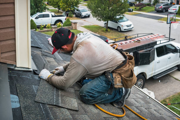 Professional Gutter Installation technician working in Windermere, FL